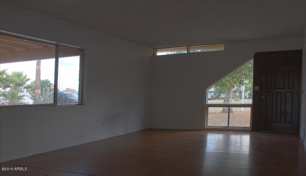 3403 West Cactus Road Phoenix, AZ 85029 - Photo 5 of 16 Living room 2