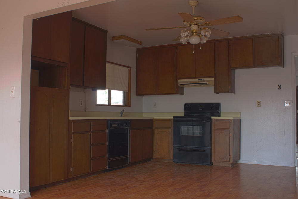 3403 West Cactus Road Phoenix, AZ 85029 - Photo 7 of 16 kitchen2