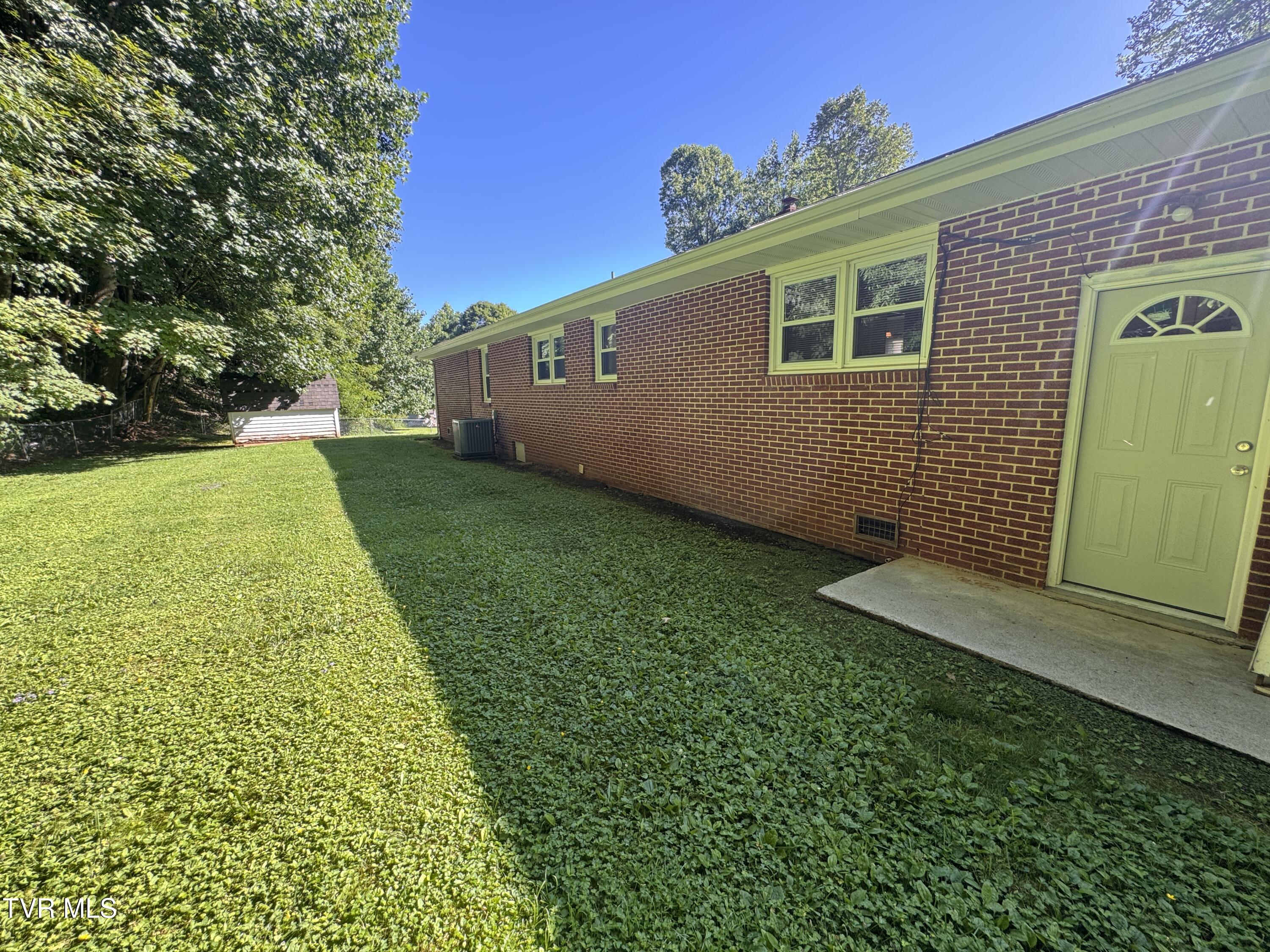 248 Burbank Road Roan Mountain, TN 37687 - Photo 16 of 65 IMG_6029