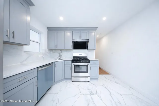 $789,900 | 337 B Hunter Avenue | Midland Beach