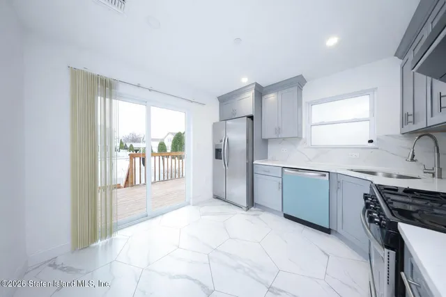 $789,900 | 337 B Hunter Avenue | Midland Beach