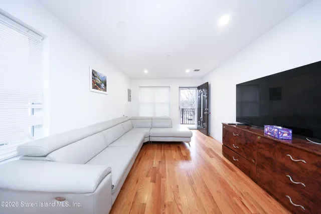 $789,900 | 337 B Hunter Avenue | Midland Beach