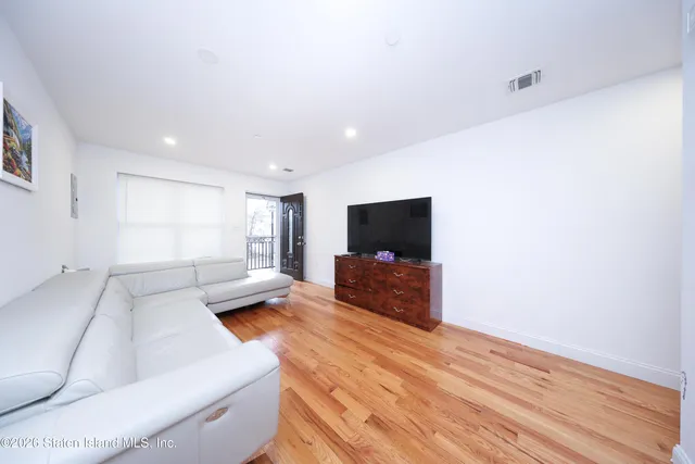 $789,900 | 337 B Hunter Avenue | Midland Beach