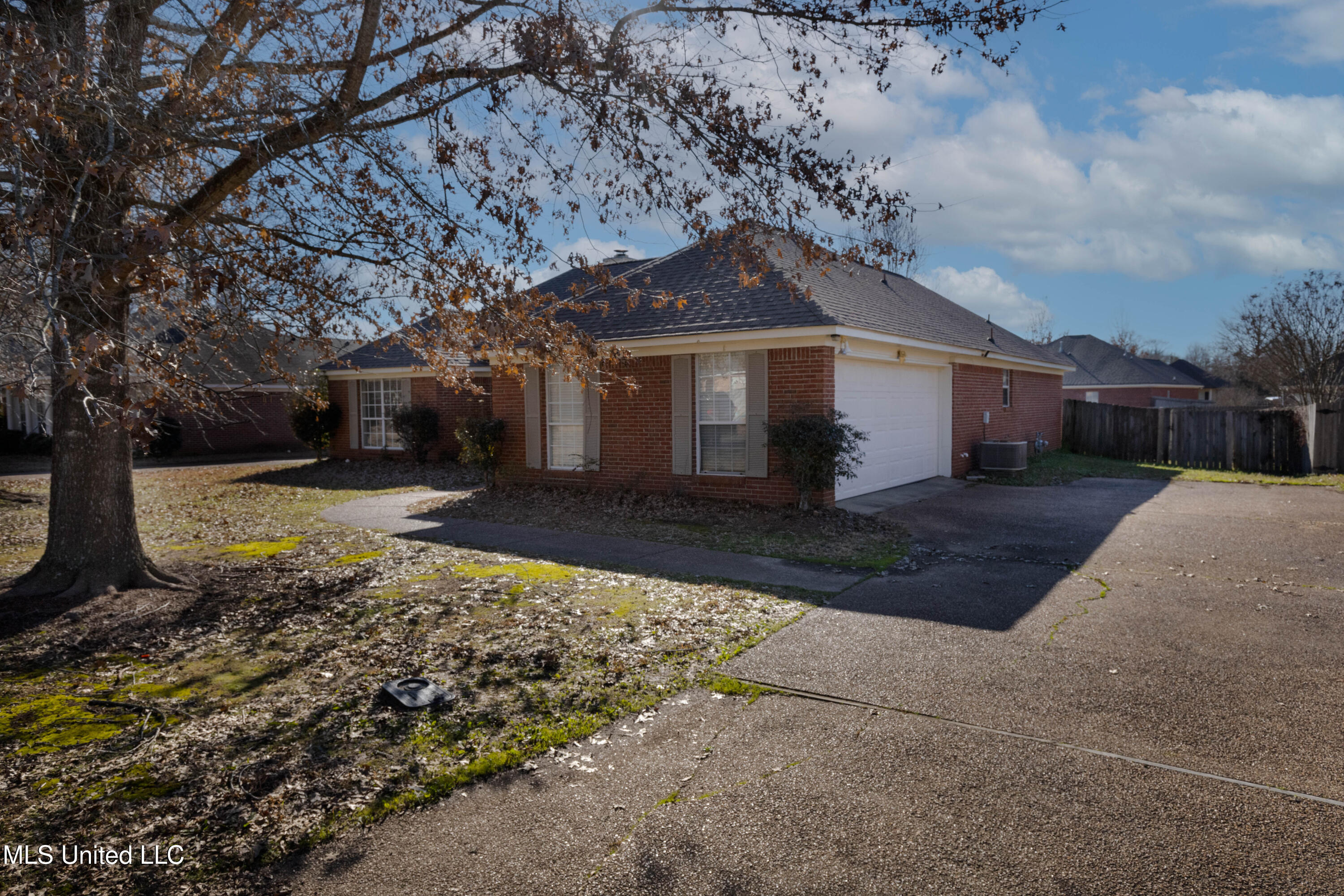 105 Channing Circle Canton, MS 39046 - Photo 2 of 31 IMG_0329-Edit