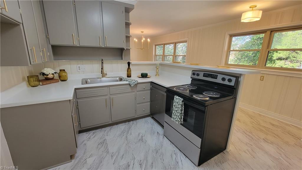 1111 Harris Street Eden, NC 27288 - Photo 4 of 23