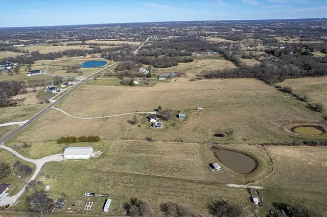 $260,000 | 16605 County Road CC, Holt, MO 64048