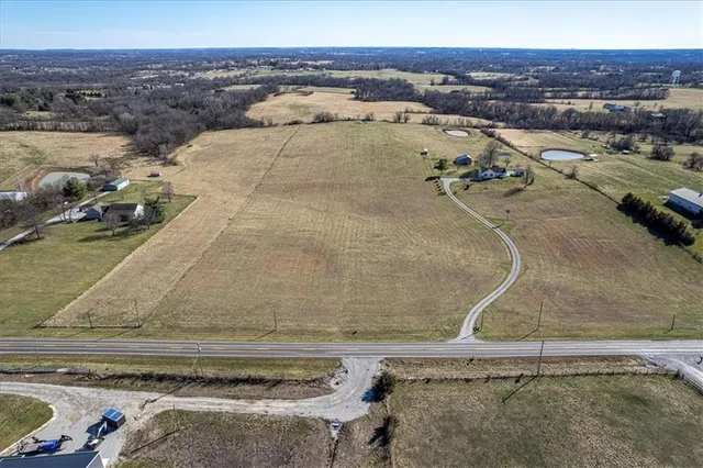 $260,000 | 16605 County Road CC, Holt, MO 64048
