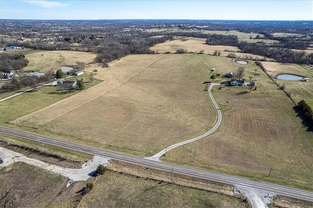 $260,000 | 16605 County Road CC, Holt, MO 64048