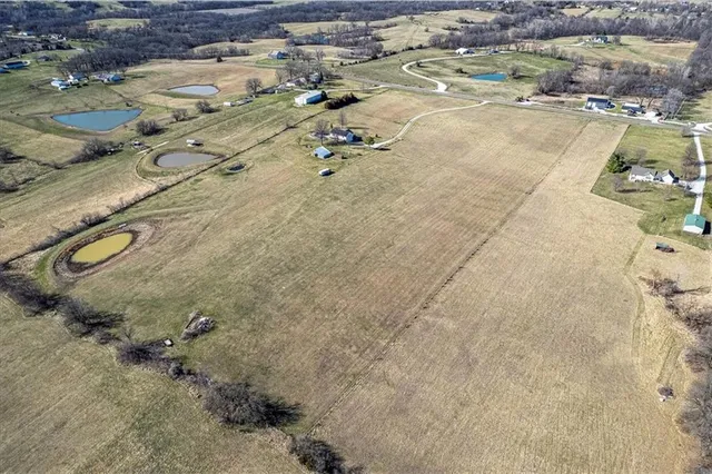 $260,000 | 16605 County Road CC, Holt, MO 64048