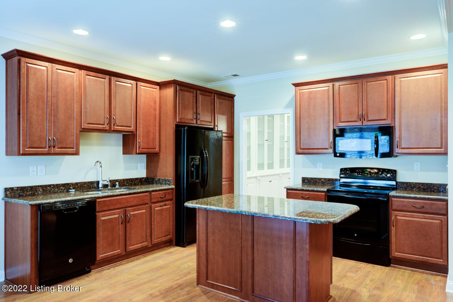 908 Ridge Point Drive Louisville, KY 40299 - Photo 3 of 27 GSP-908_Ridge_Point_Dr-11