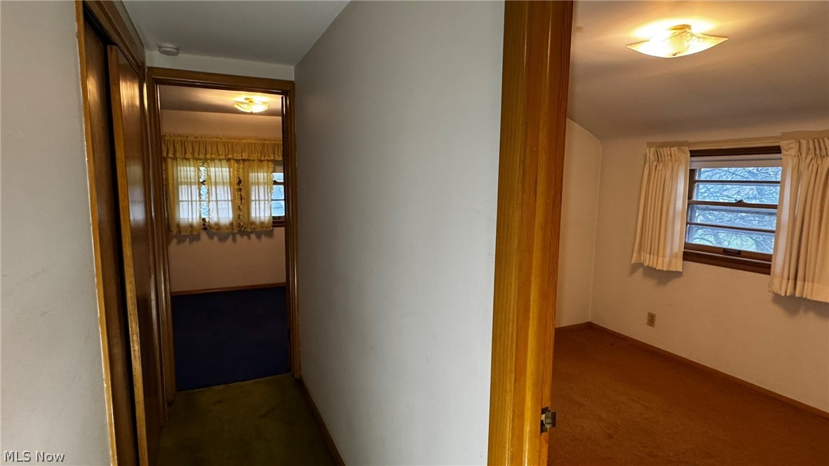 5202 Longton Road Lyndhurst, OH 44124 - Photo 22 of 38 2nd floor hallway