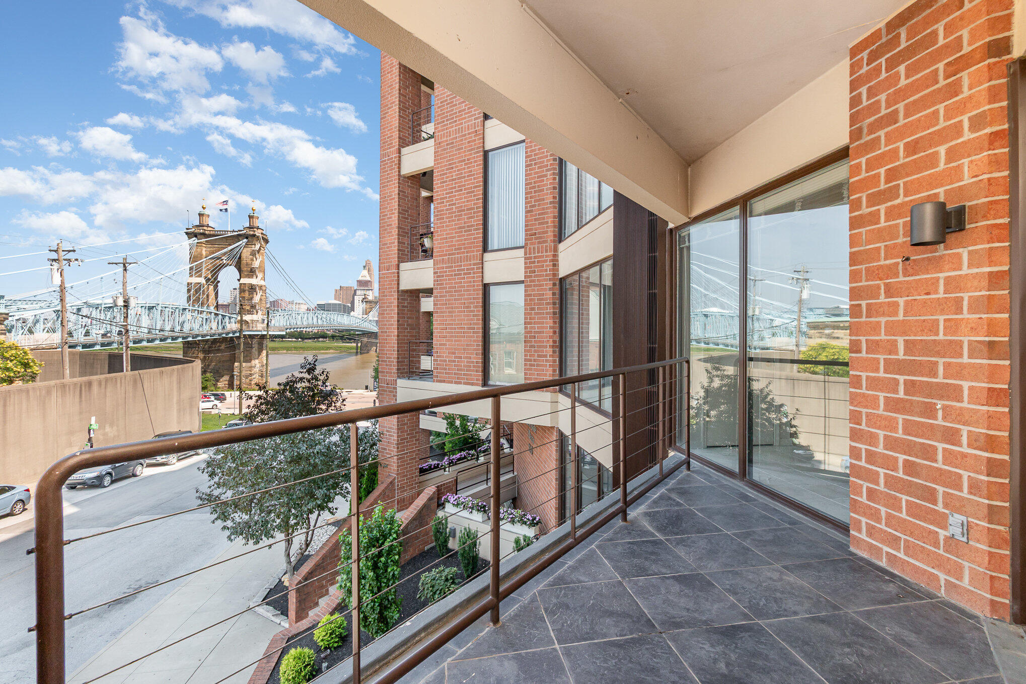100 Riverside Place, Unit 301 Covington, KY 41011 - Photo 6 of 30 Gallery Image 6