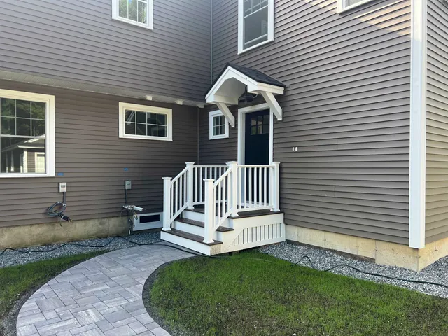 $675,000 | 665 Wallis Road, Unit 2, Rye, NH 03870