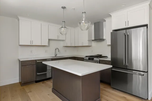 $675,000 | 665 Wallis Road, Unit 2, Rye, NH 03870