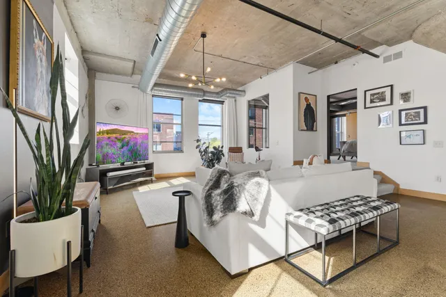 $3,000 | 918 North 3rd Street, Unit 204, Minneapolis, MN 55401