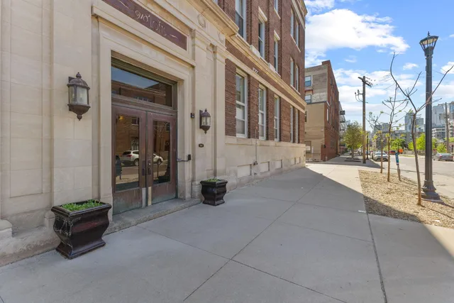 $3,000 | 918 North 3rd Street, Unit 204, Minneapolis, MN 55401
