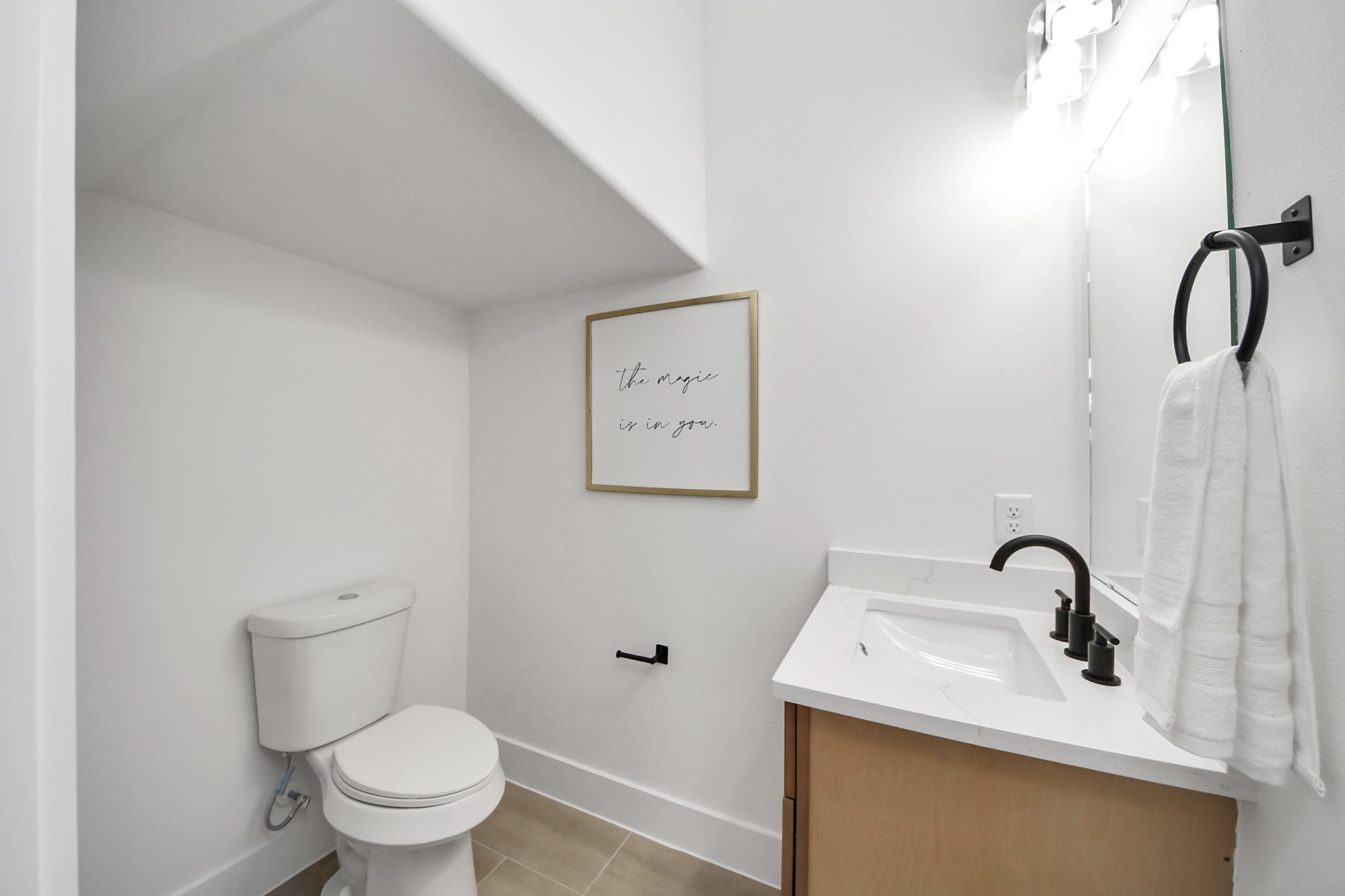 3535 Amos Street Houston, TX 77021 - Photo 20 of 46 Half bathroom on the first floor