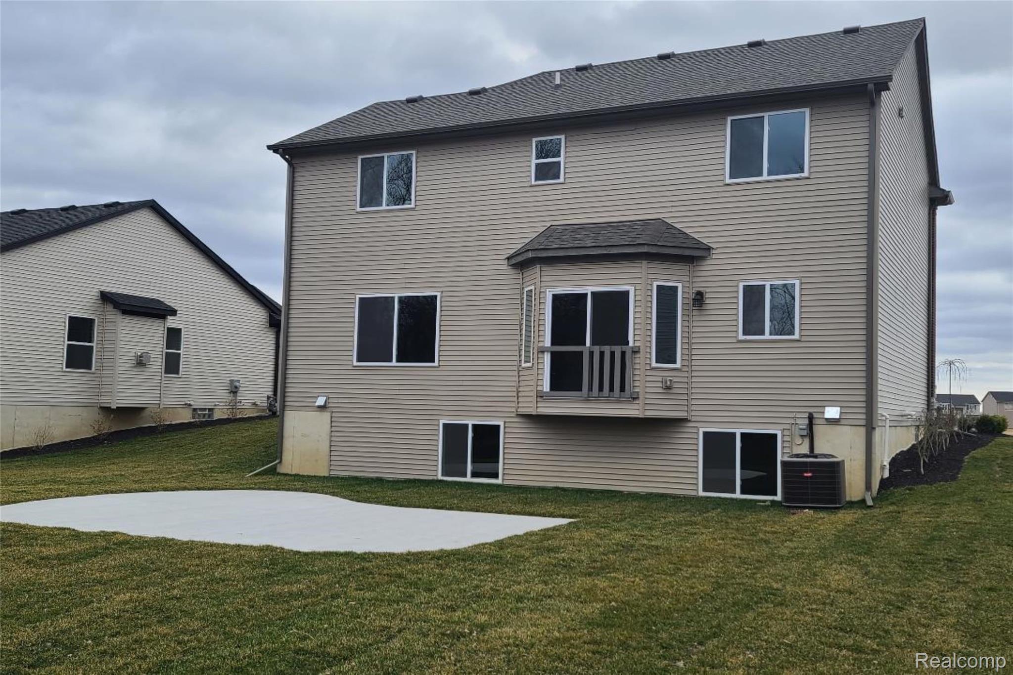535 Falcon Dundee, MI 48131 - Photo 14 of 14 rear.jpg