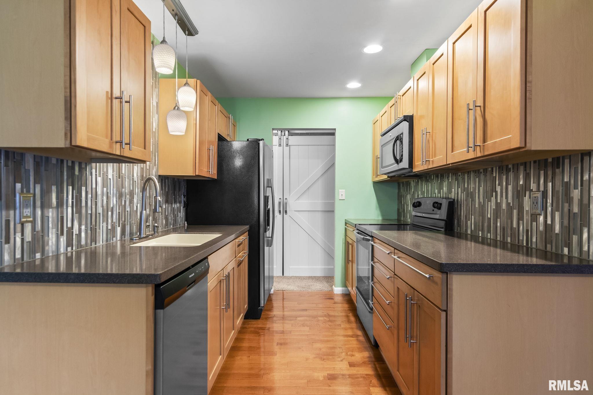 2216 Fairway Drive Springfield, IL 62704 - Photo 11 of 38