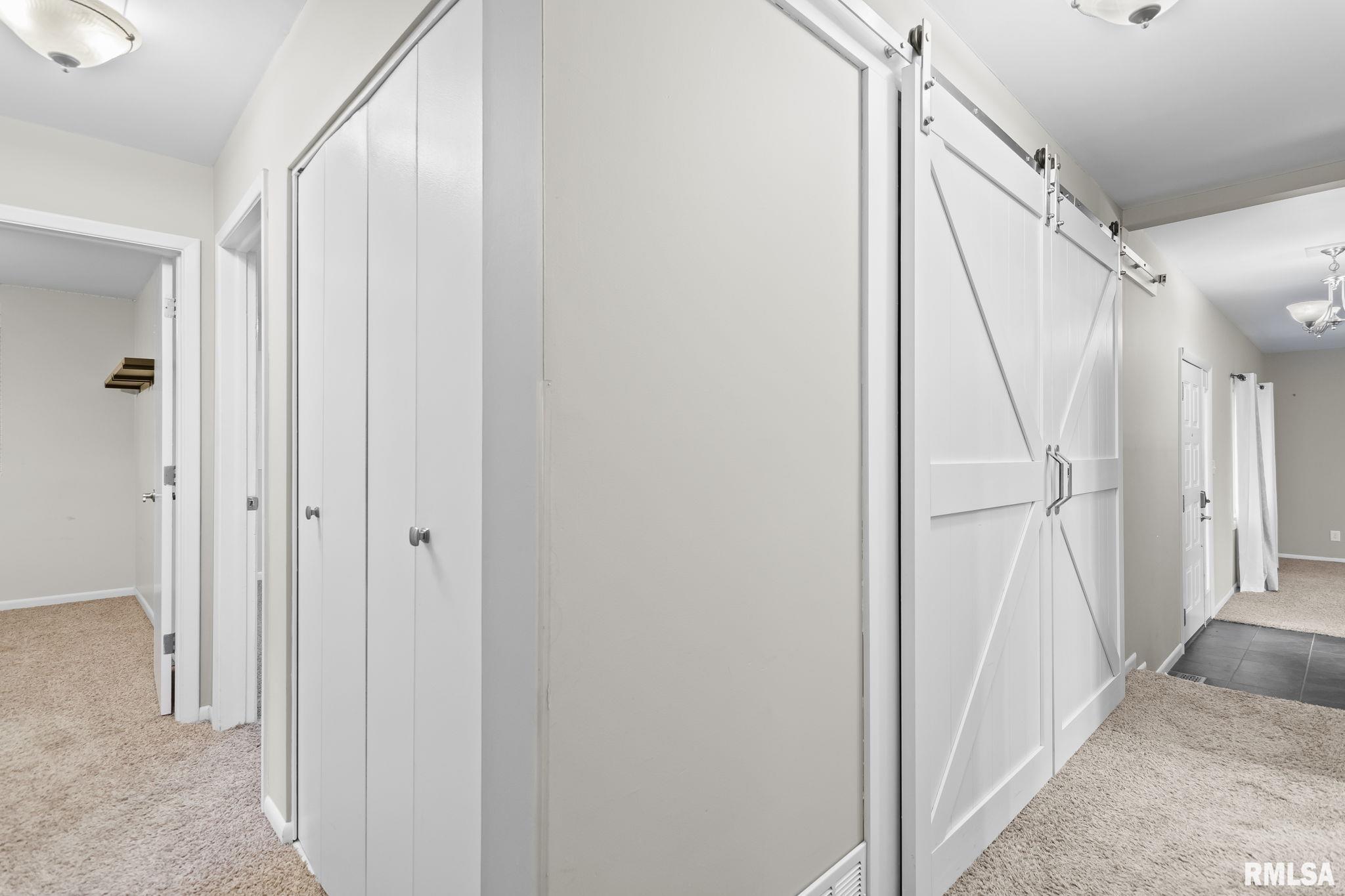 2216 Fairway Drive Springfield, IL 62704 - Photo 14 of 38