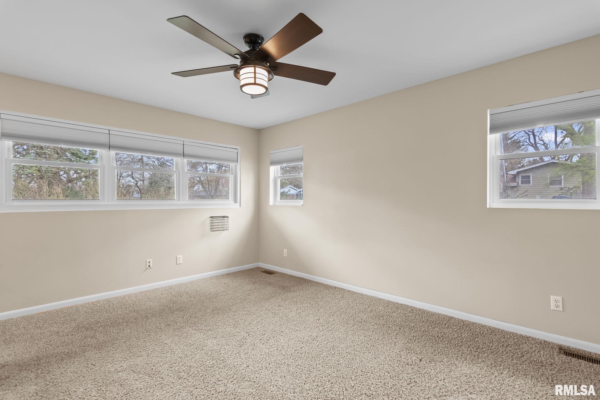 2216 Fairway Drive Springfield, IL 62704 - Photo 15 of 38