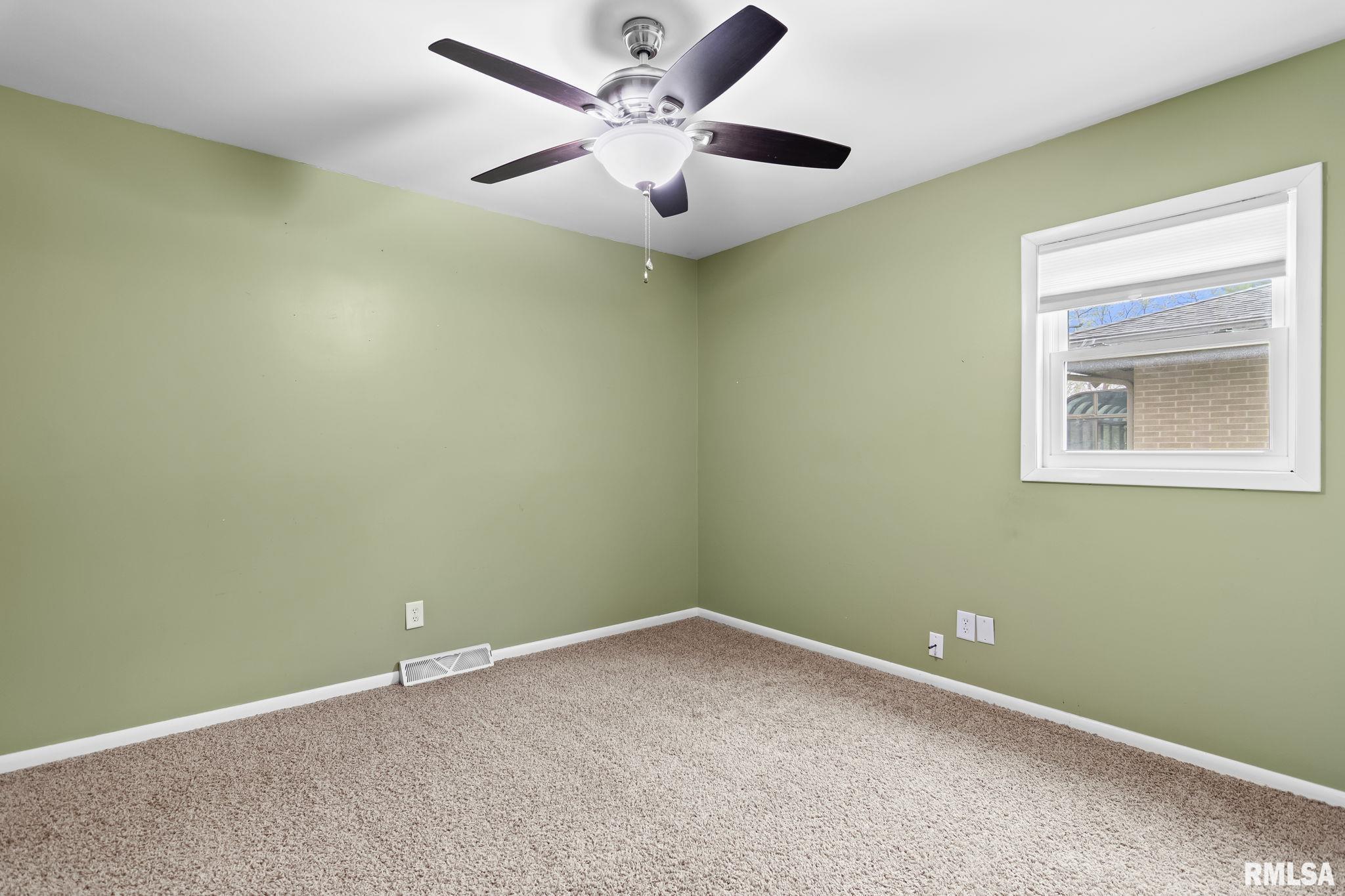 2216 Fairway Drive Springfield, IL 62704 - Photo 19 of 38