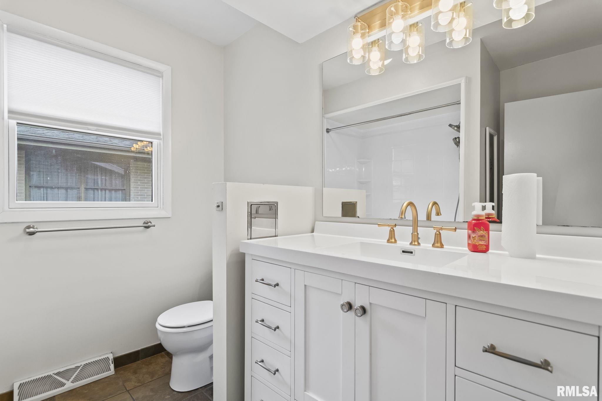 2216 Fairway Drive Springfield, IL 62704 - Photo 24 of 38