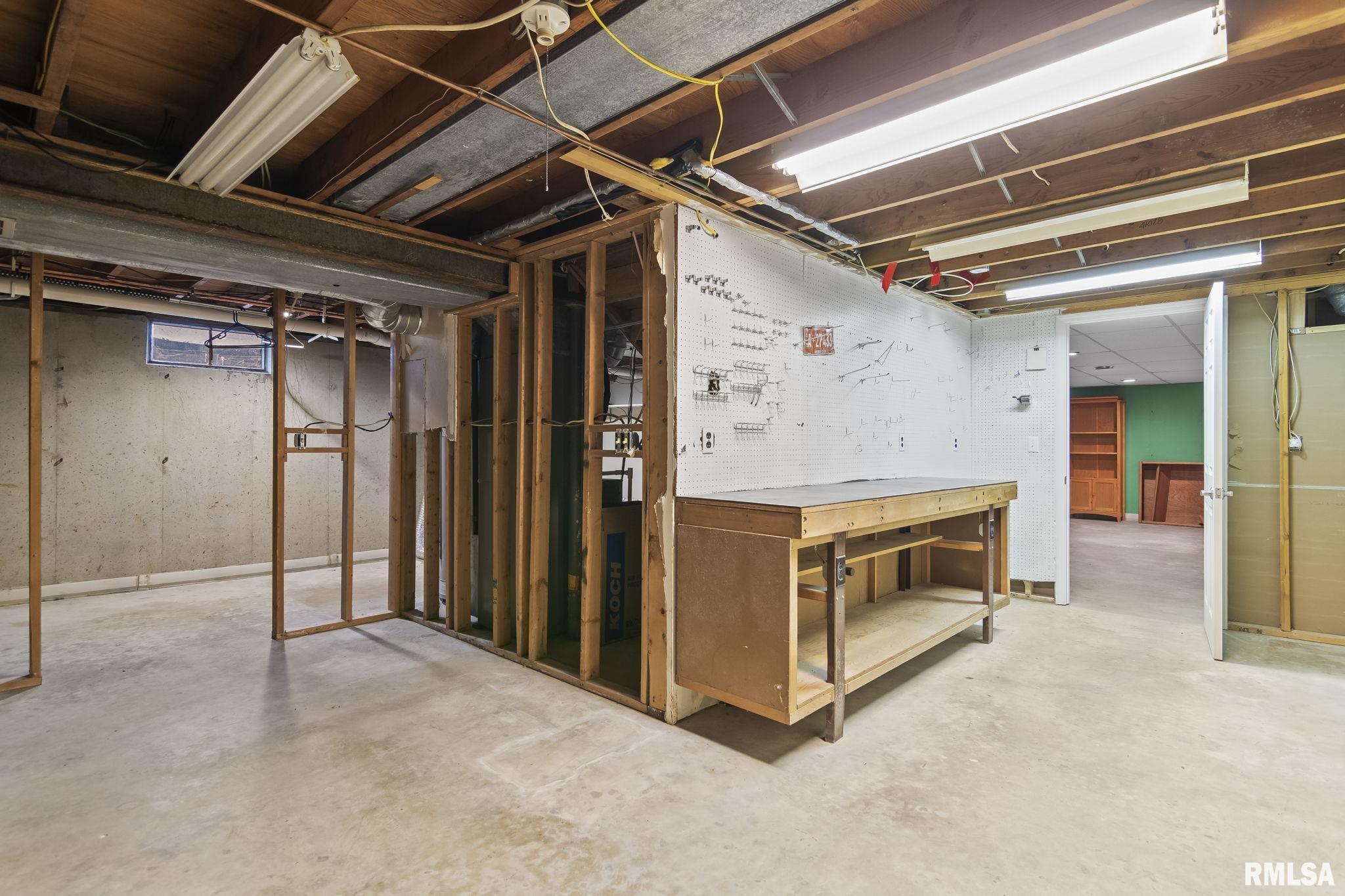 2216 Fairway Drive Springfield, IL 62704 - Photo 33 of 38