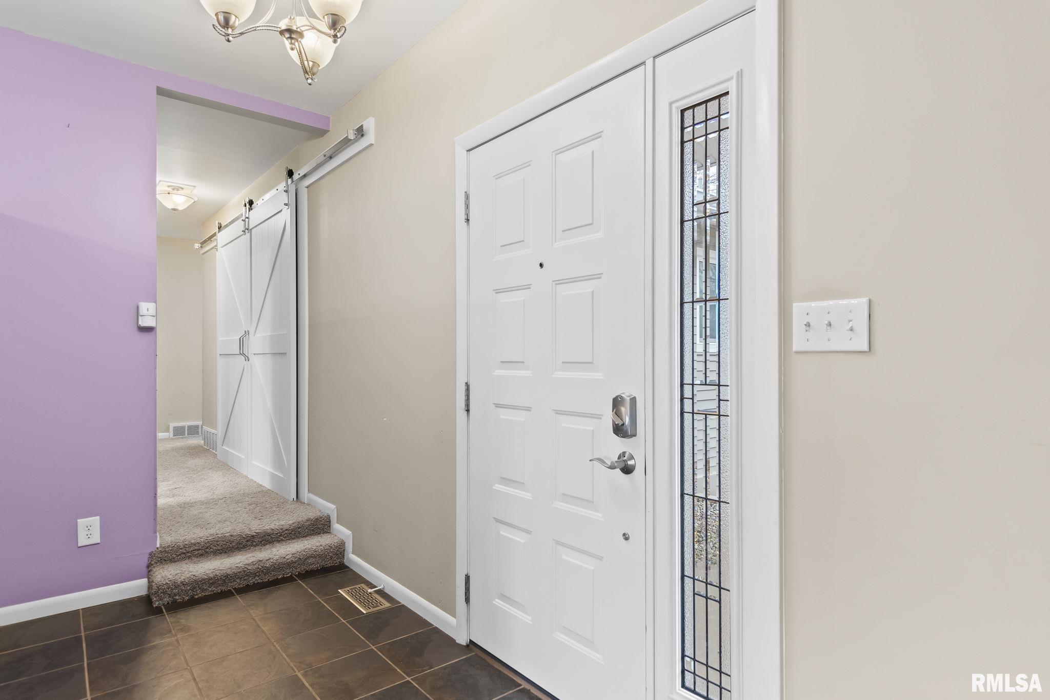 2216 Fairway Drive Springfield, IL 62704 - Photo 4 of 38