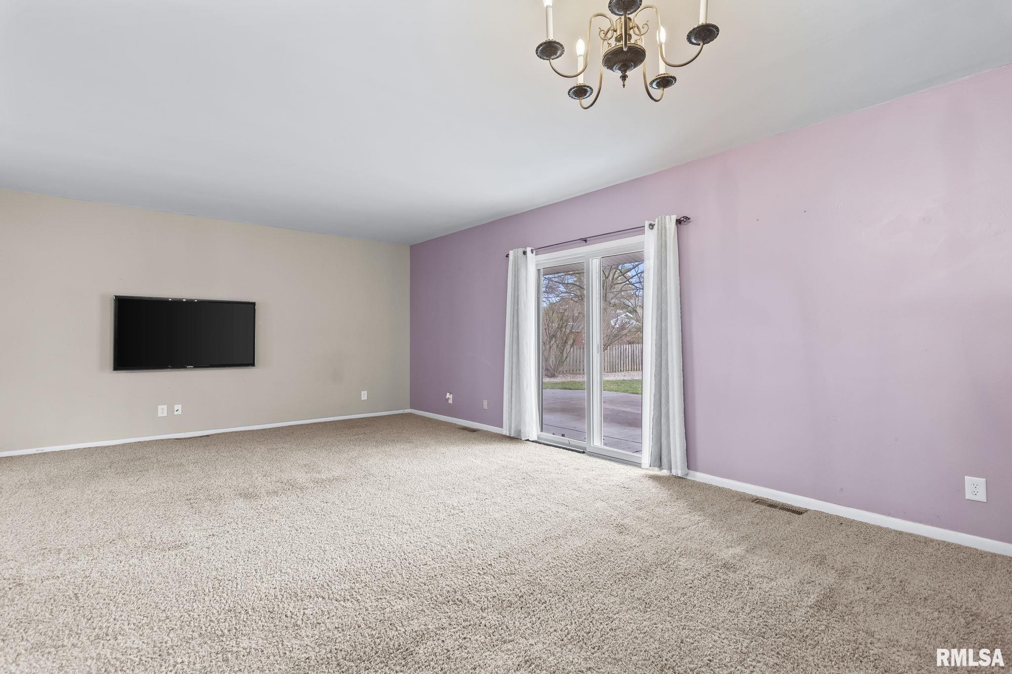 2216 Fairway Drive Springfield, IL 62704 - Photo 8 of 38