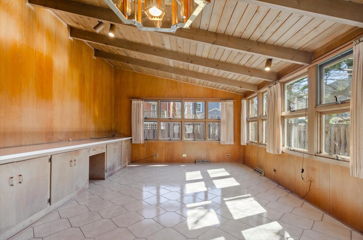 2810 Simpson Street Evanston, IL 60201 - Photo 11 of 22