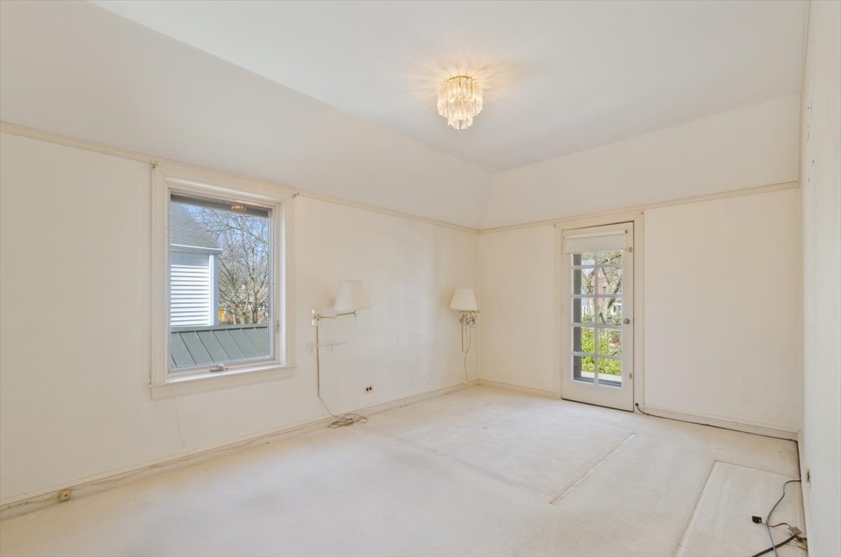 2810 Simpson Street Evanston, IL 60201 - Photo 13 of 22