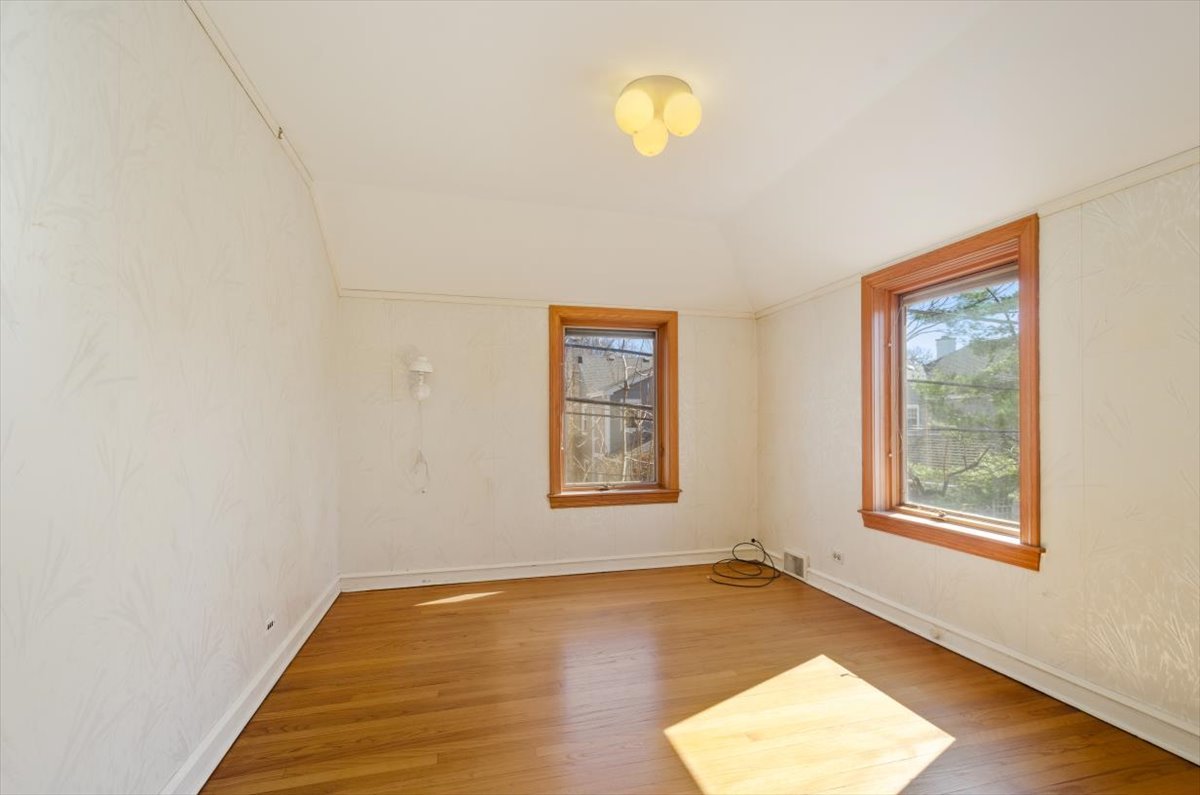 2810 Simpson Street Evanston, IL 60201 - Photo 15 of 22