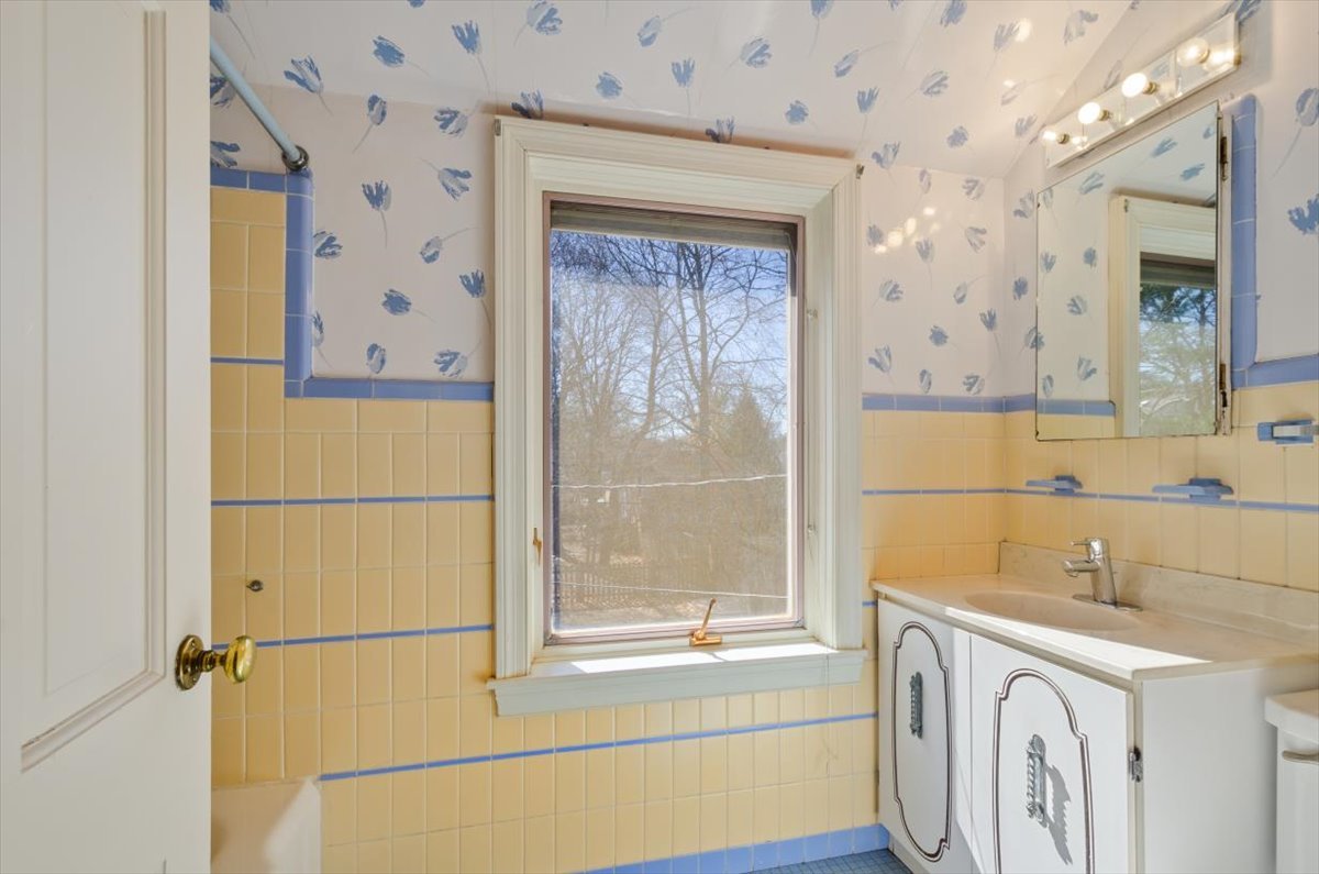 2810 Simpson Street Evanston, IL 60201 - Photo 16 of 22