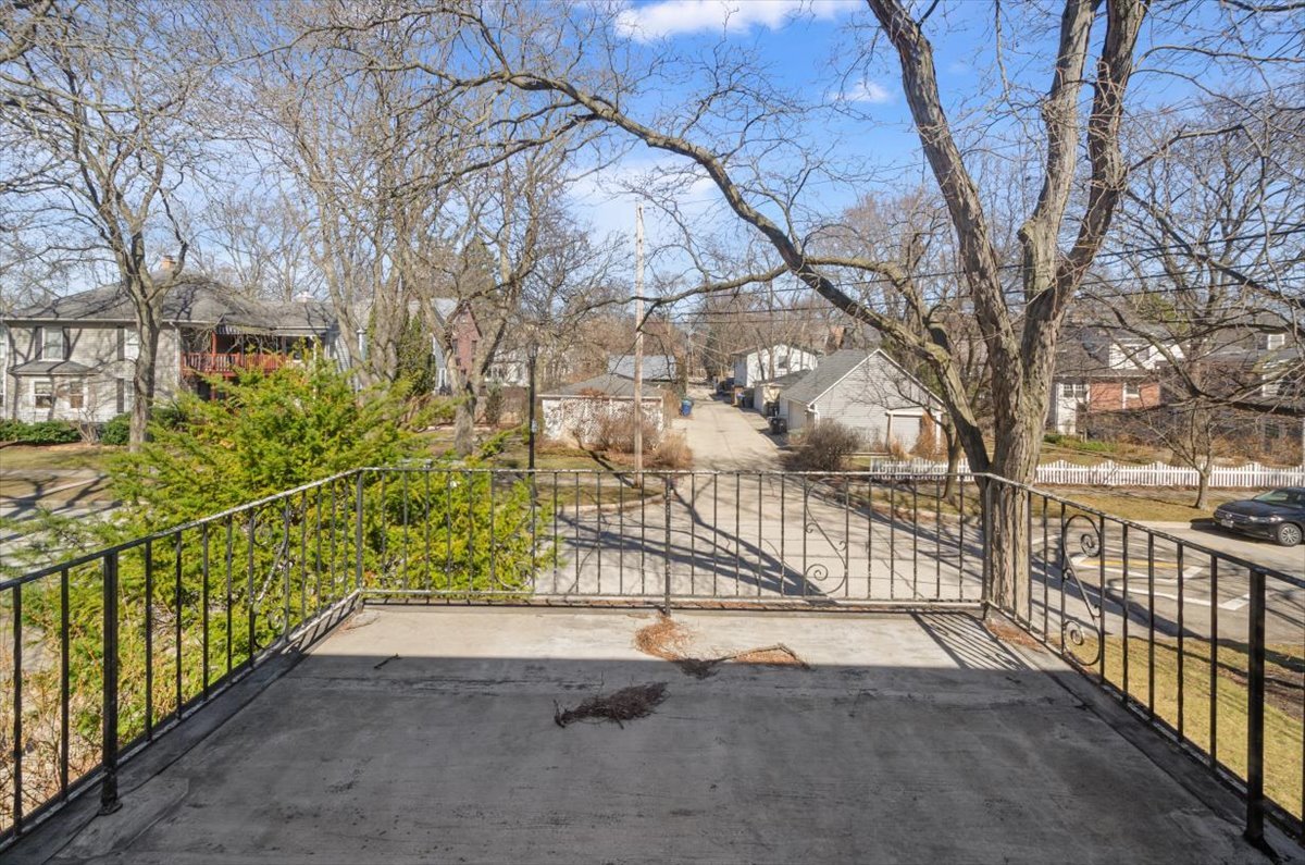 2810 Simpson Street Evanston, IL 60201 - Photo 17 of 22