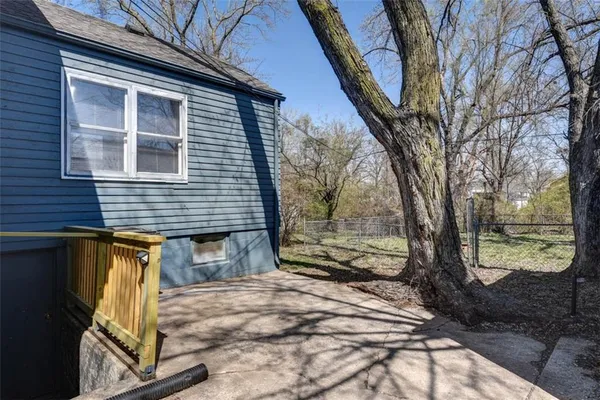 $155,000 | 10126 East Golf Avenue, Independence, MO 64053