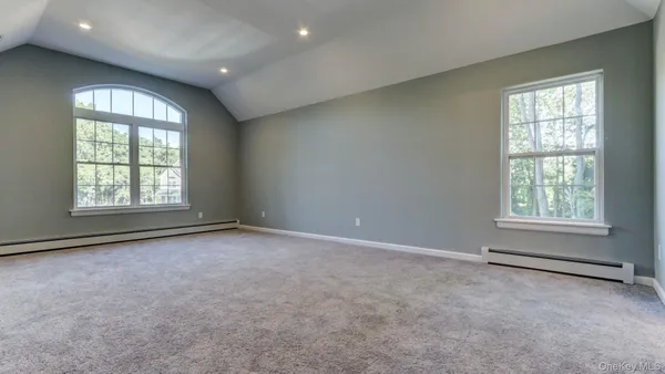 a view of entryway with livingroom