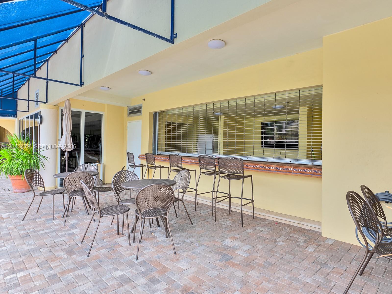 2351 Douglas Road, Unit 910 Miami, FL 33145 - Photo 18 of 23