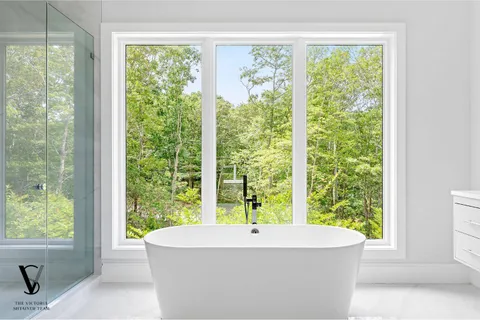 $6,395,000 | 2061 Deerfield Road, Sag Harbor, NY 11963