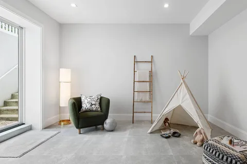 $6,395,000 | 2061 Deerfield Road, Sag Harbor, NY 11963