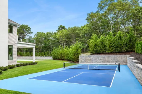 $6,395,000 | 2061 Deerfield Road, Sag Harbor, NY 11963