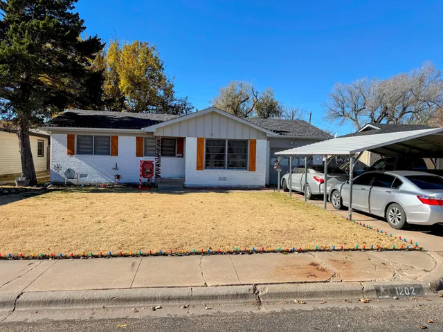 $114,500 | 1202 South Grinnell Street, Perryton, TX 79070