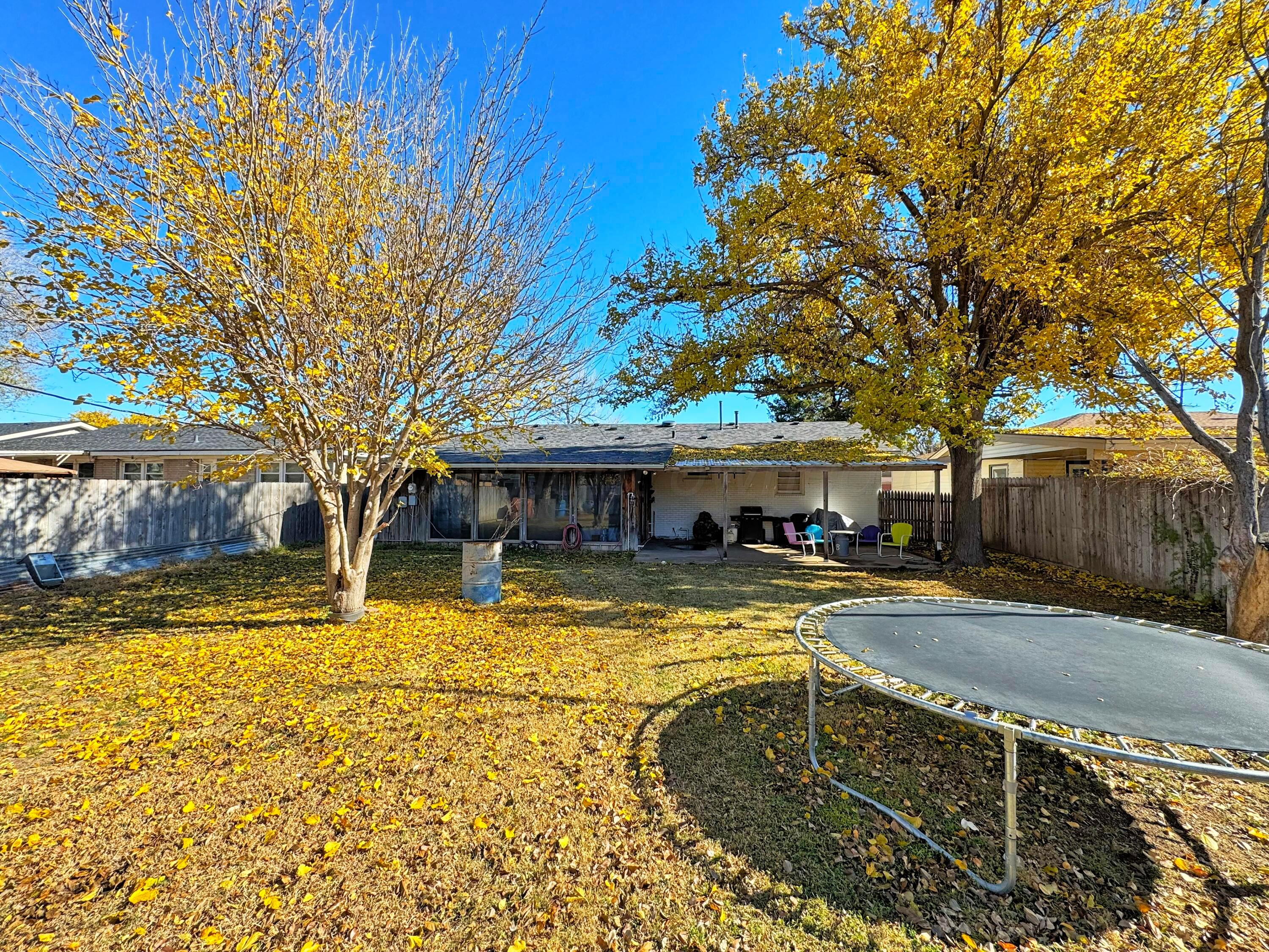 1202 South Grinnell Street Perryton, TX 79070 - Photo 14 of 15 1202 Grinnell exterior back full
