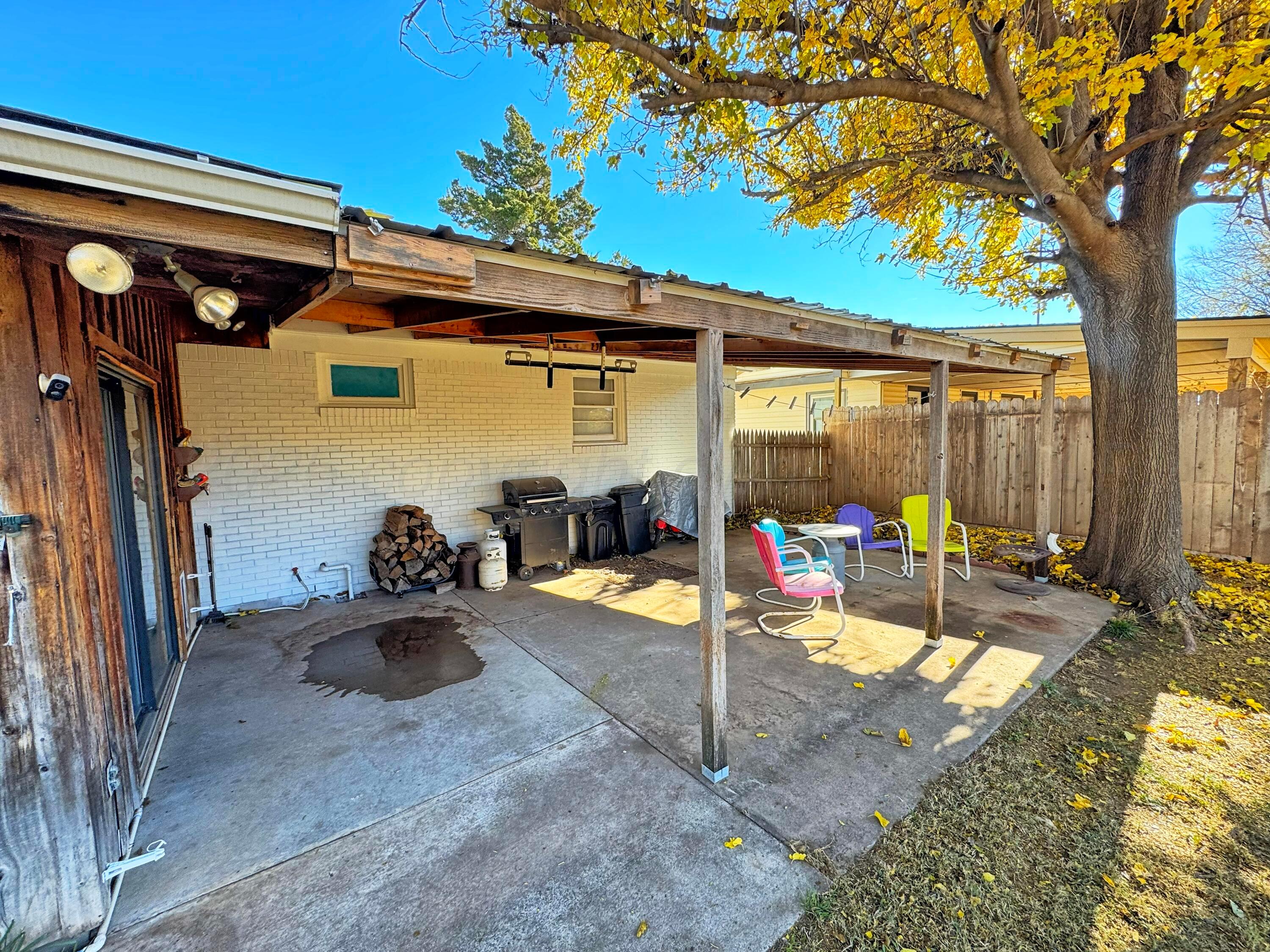 1202 South Grinnell Street Perryton, TX 79070 - Photo 15 of 15 1202 Grinnell patio