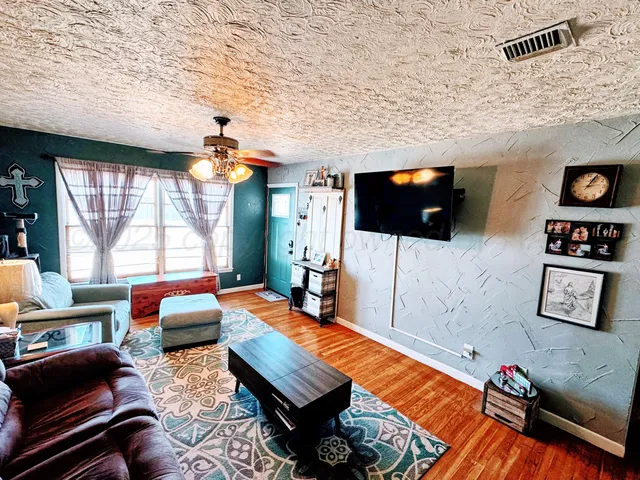 $114,500 | 1202 South Grinnell Street, Perryton, TX 79070