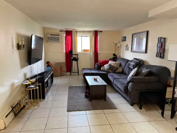 $1,950 | 7 Lancelot Court, Unit 8, Salem, NH 03079