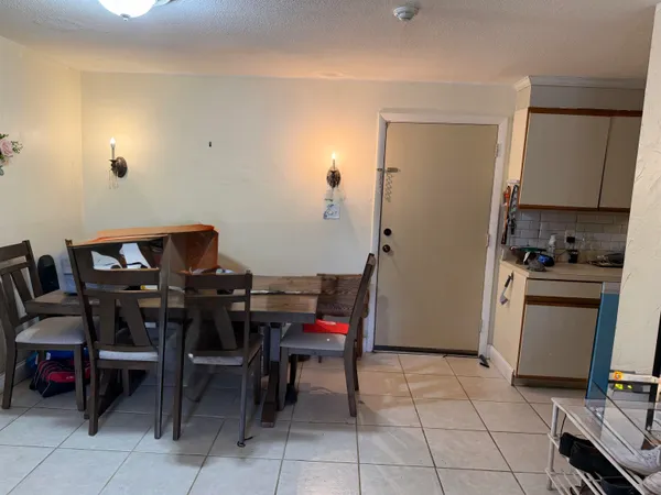 $1,950 | 7 Lancelot Court, Unit 8, Salem, NH 03079