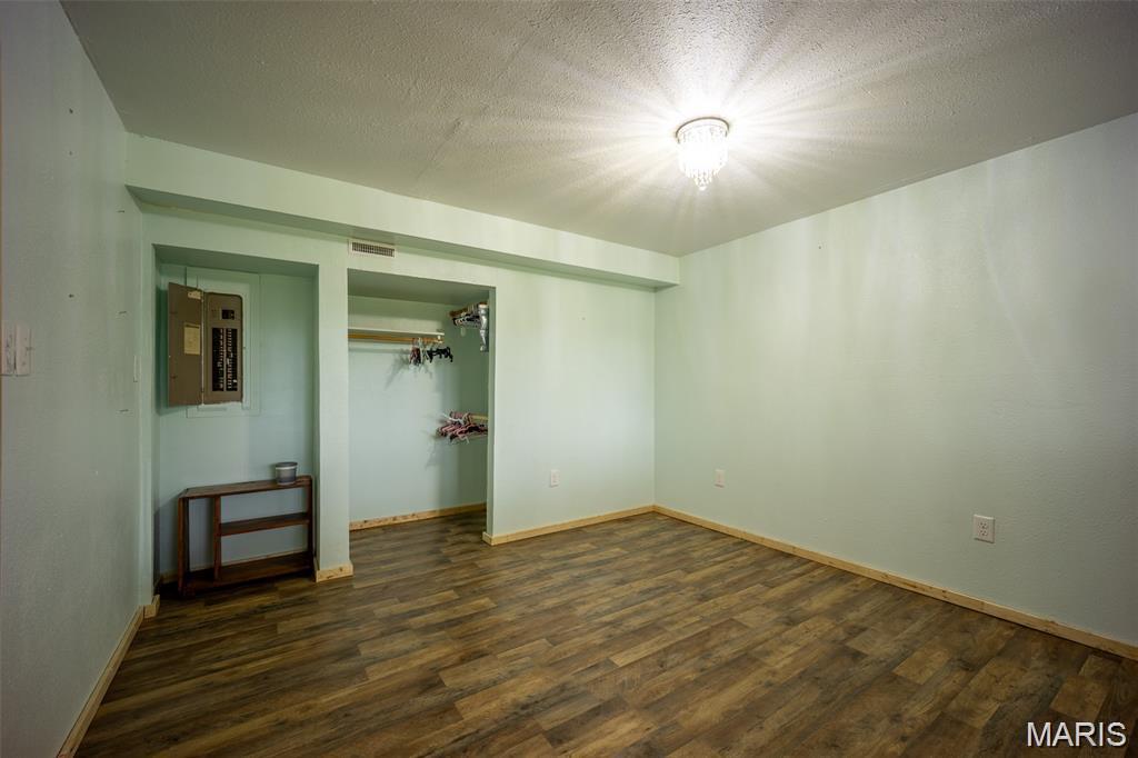 10300 Prescott Road Licking, MO 65542 - Photo 15 of 51