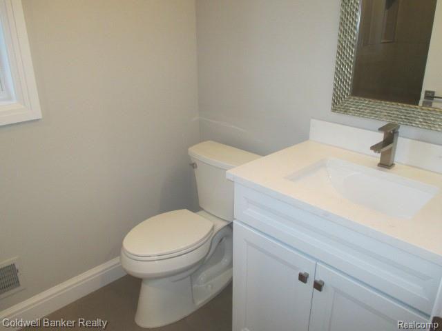 2350 Yorkshire Road Birmingham, MI 48009 - Photo 18 of 57