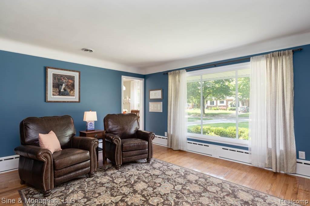 1154 Hampton Road Grosse Pointe Woods, MI 48236 - Photo 3 of 24